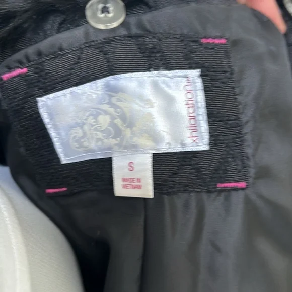 Black patterned Dress Coat By Xhilaration size small. Removable fur collar. - Picture 10 of 13